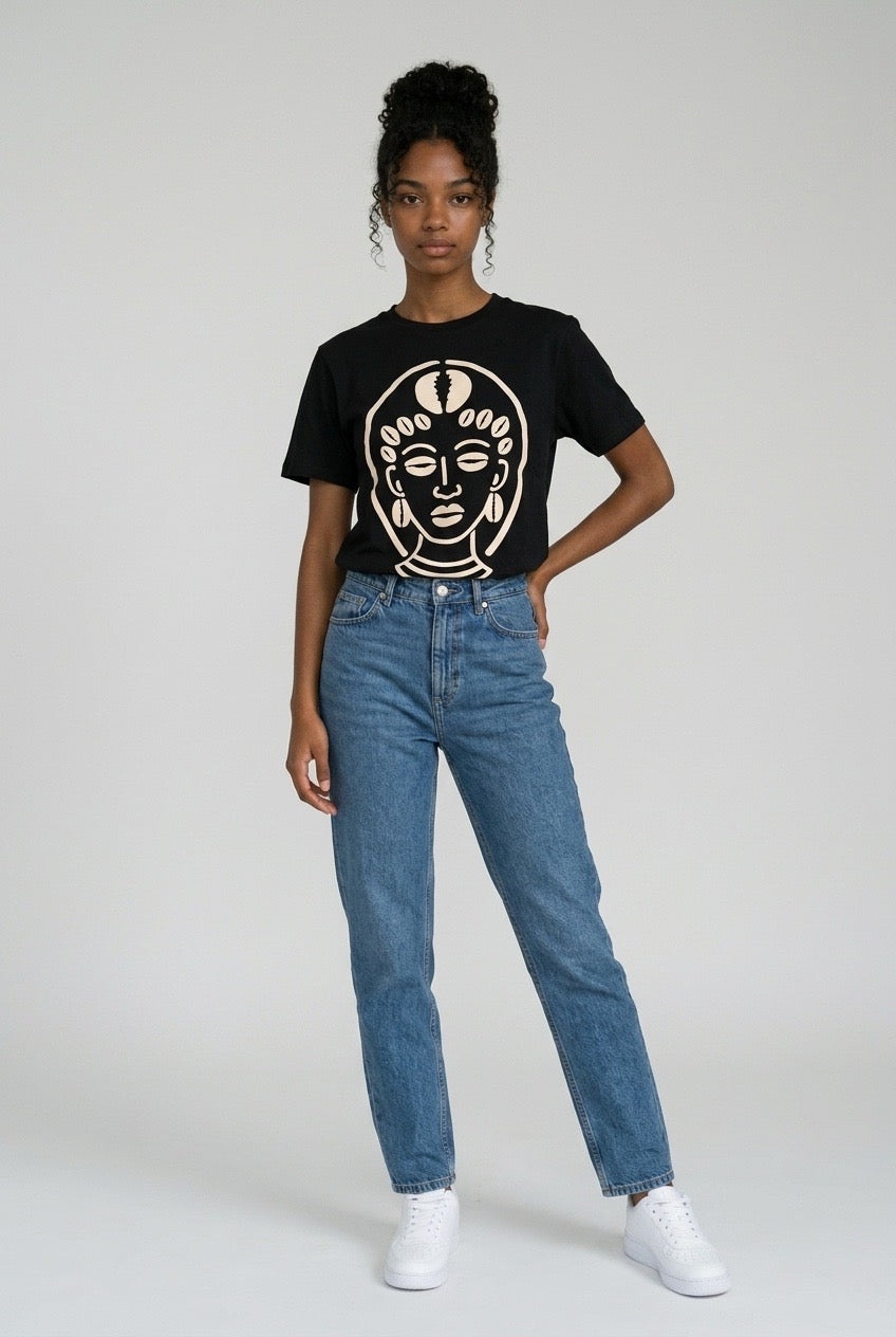 Queen Cowrie T-Shirt